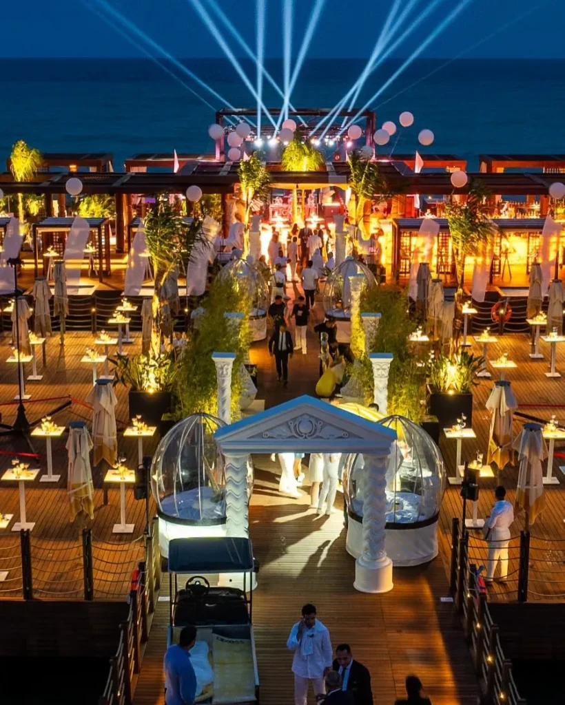 Etkinlik alanında dekor ve aydınlatma — Gloria Resorts Hotel