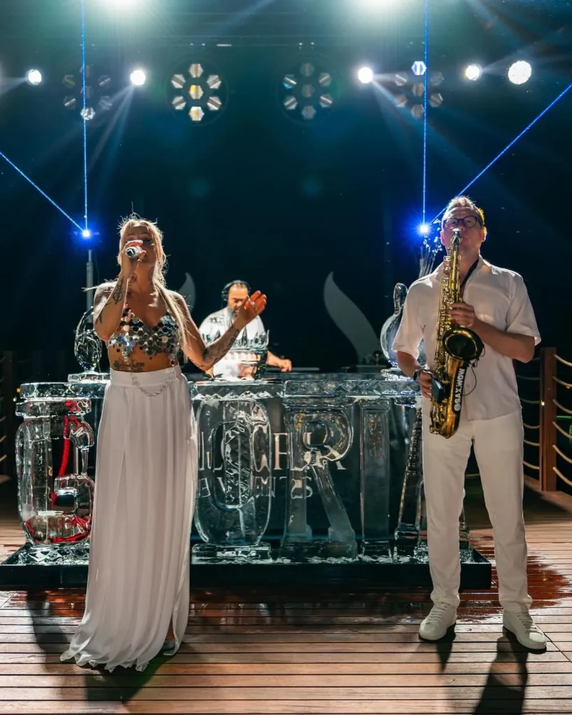 Sahnede canlı performans — Gloria Resorts Hotel